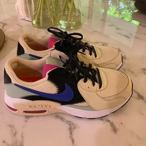 Nike Air Max Women’s Sneakers